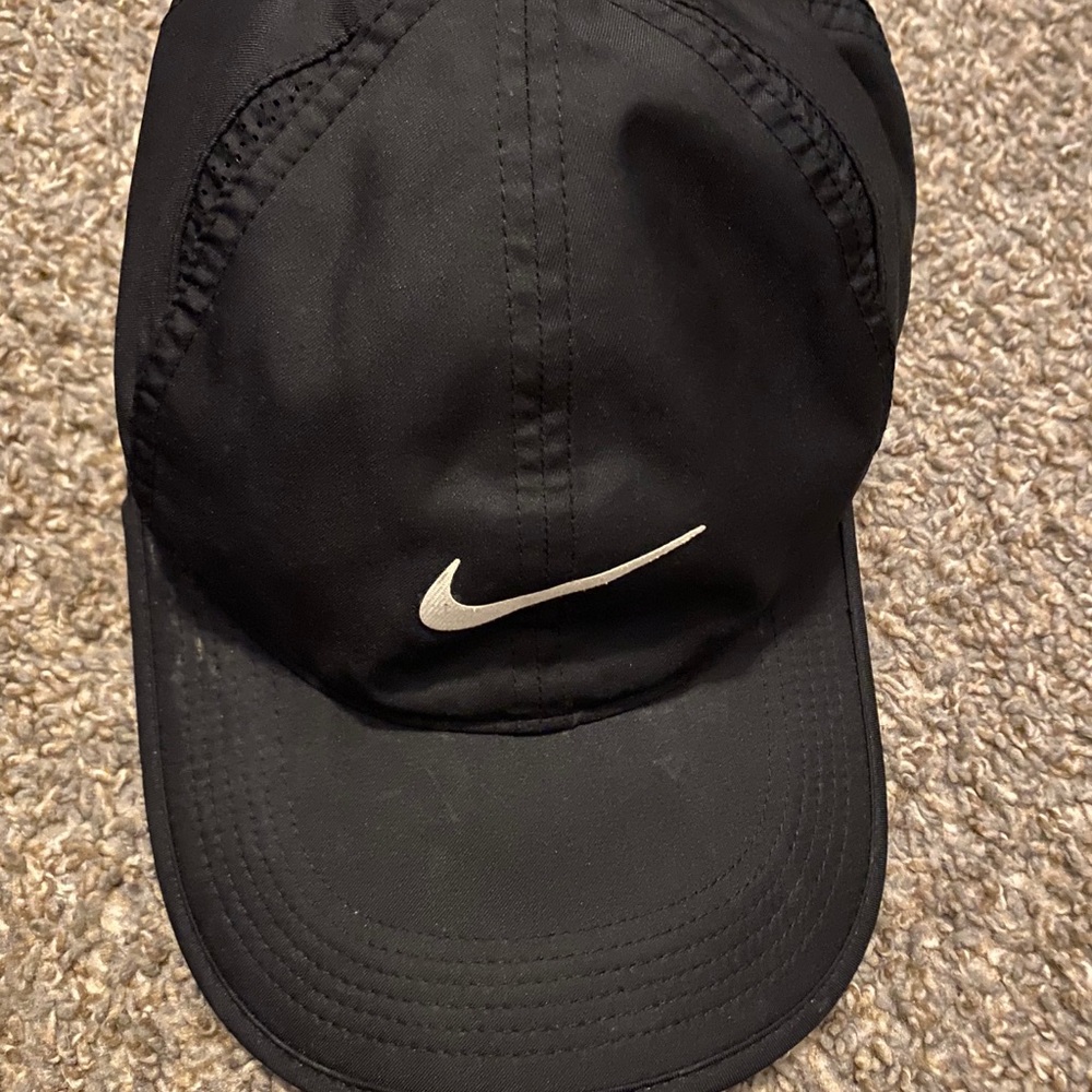 Nike women hat